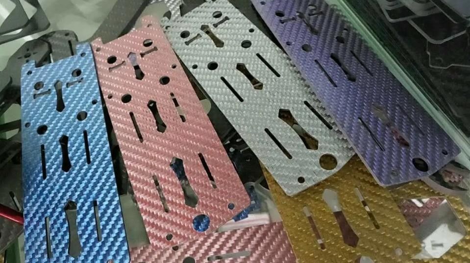 Produk Serat Karbon Berwarna-warni Pelat Komposit Aramid Kevlar Untuk Chassis Balap